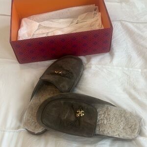 Women’s Tory Burch size 10 olive charm Mule suede